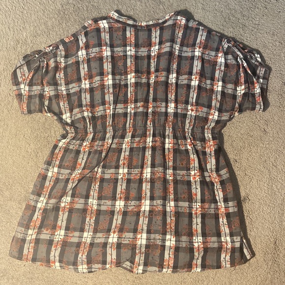 Women’s top - Picture 3 of 4